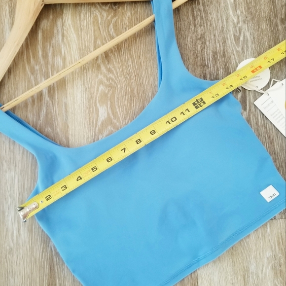 Vuori Daily Crop Tank Top Baltic Blue NWT Athletic Yoga Tennis Price Is Firm - Picture 6 of 12